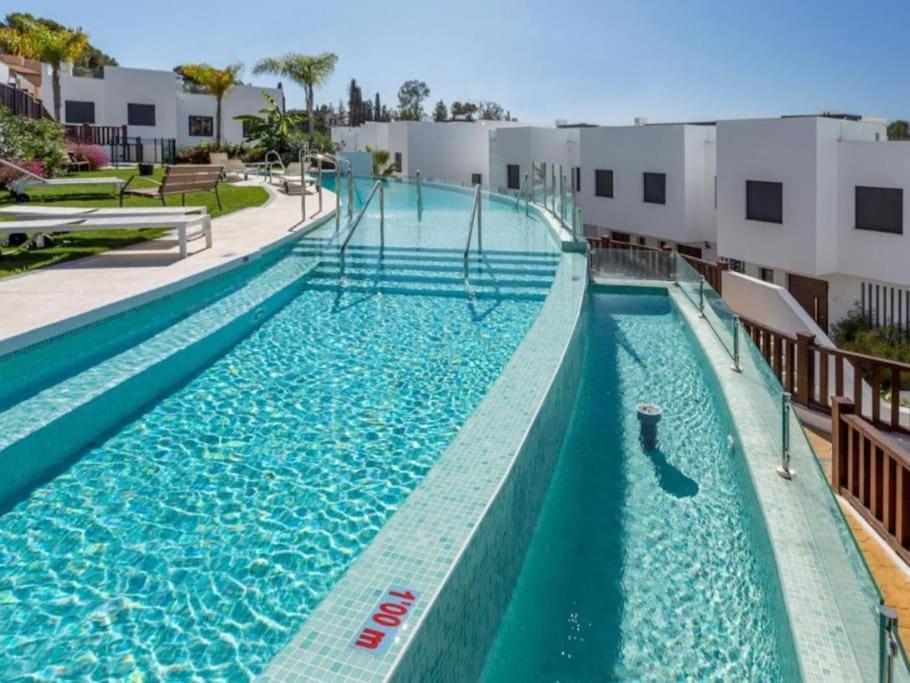 Luxury House With Private Rooftop Jacuzzi On The Golden Mile *